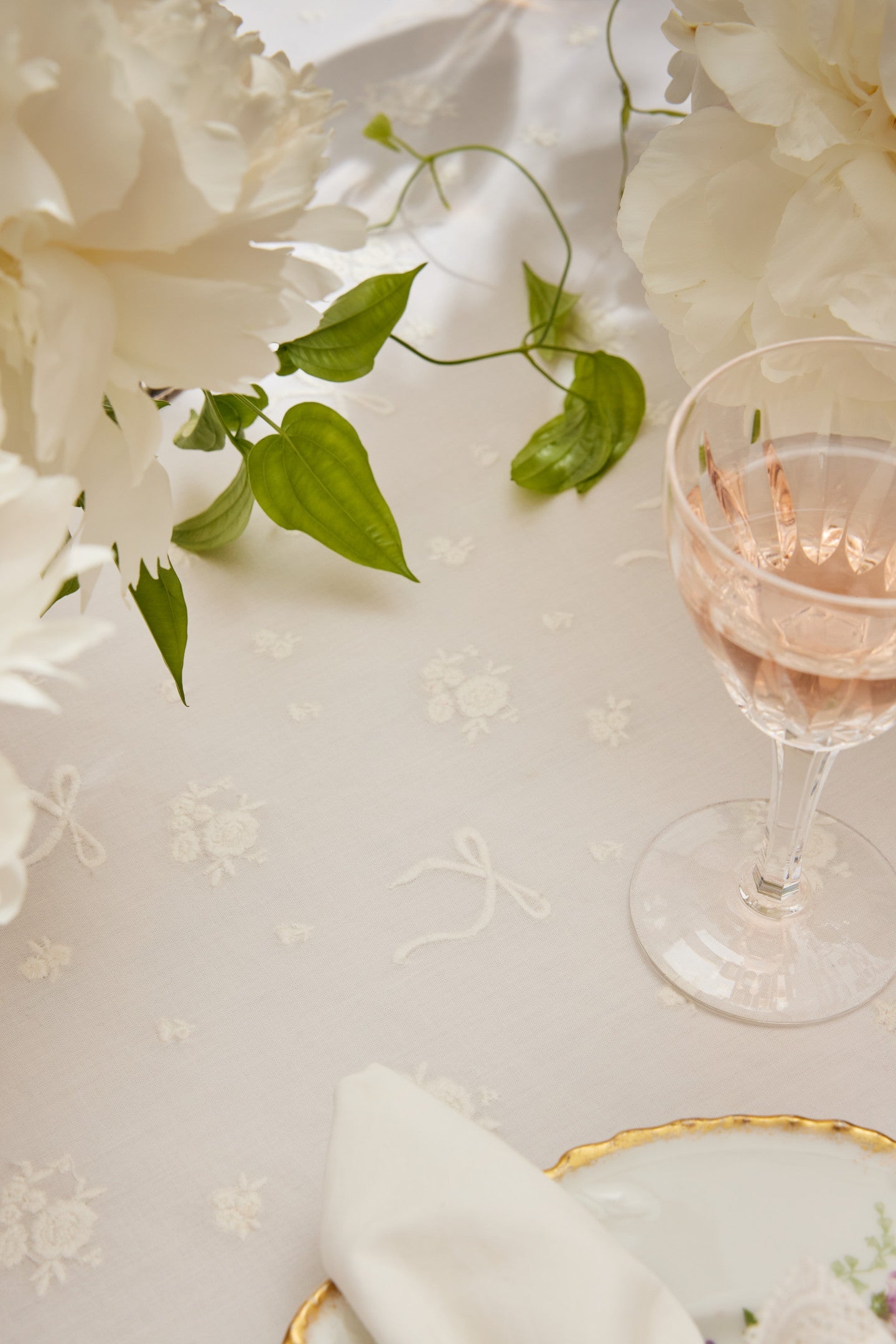 Victorian Table Linen | Loveshackfancy online