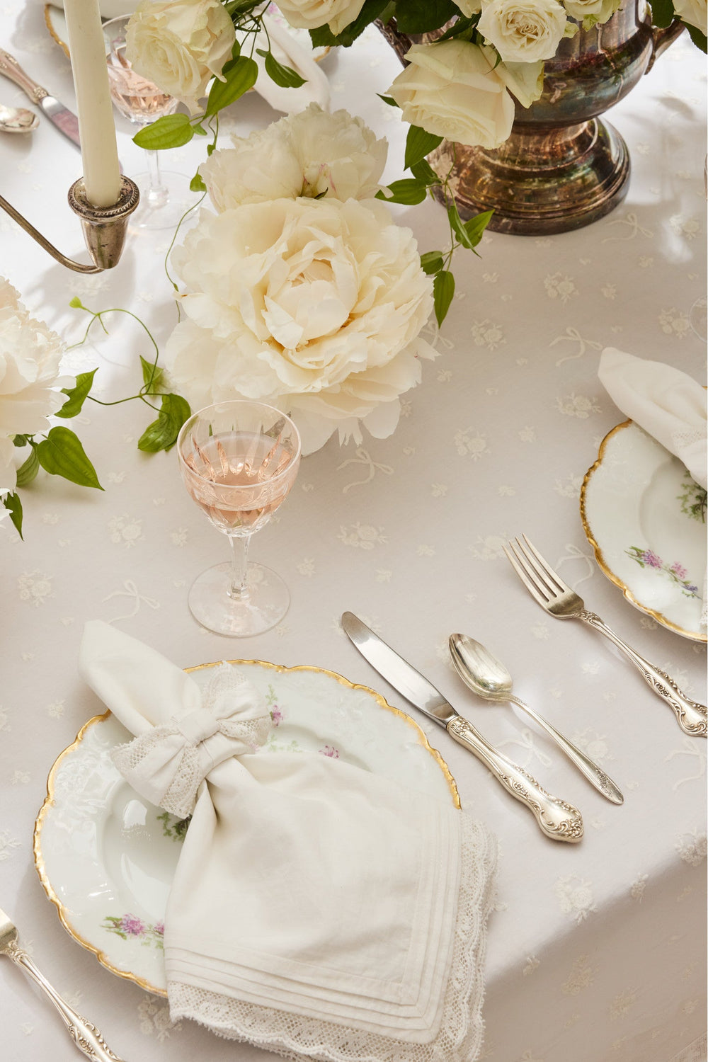 Victorian Table Linen | Loveshackfancy online
