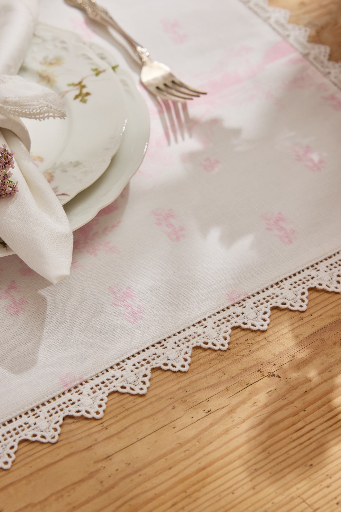 Printed Pink Victorian Place Mat - Set of 4 | Loveshackfancy on sale